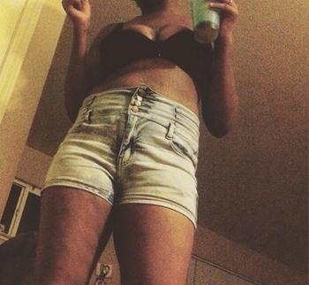 , 21  female escort, Sacramento