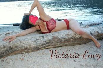 , 24  female escort, Sacramento