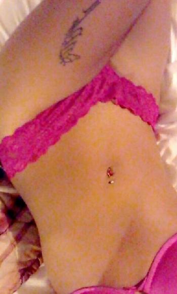, 22  female escort, Sacramento