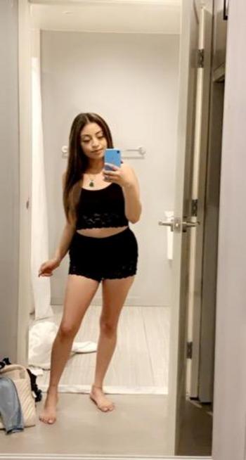 Catalina, 23  female escort, Sacramento
