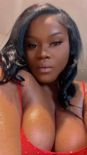 Angel, 24  female escort, Sacramento