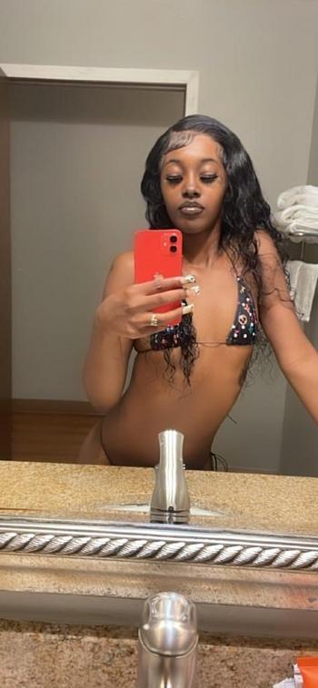 Lola, 22  female escort, Sacramento