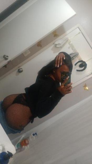 Nina, 21  female escort, Sacramento