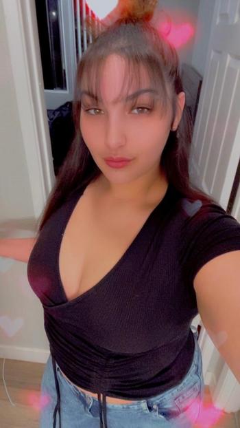 Mina, 26  female escort, Sacramento