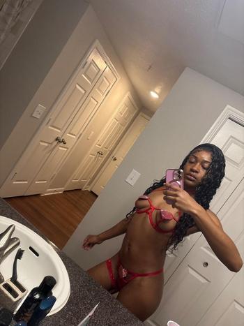 Star, 23  female escort, Sacramento