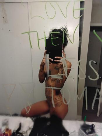 Queen , 24  female escort, Sacramento