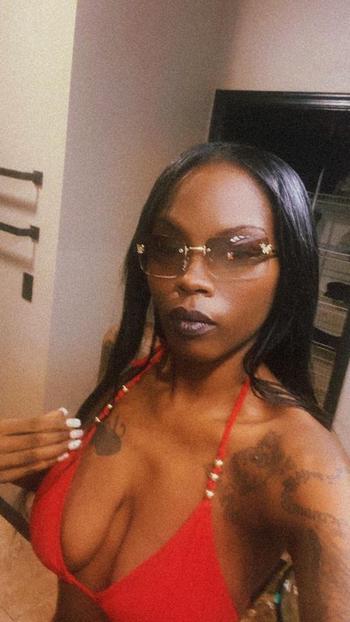 Santini , 24  female escort, Sacramento