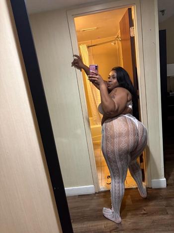 Khloe , 24  female escort, Sacramento